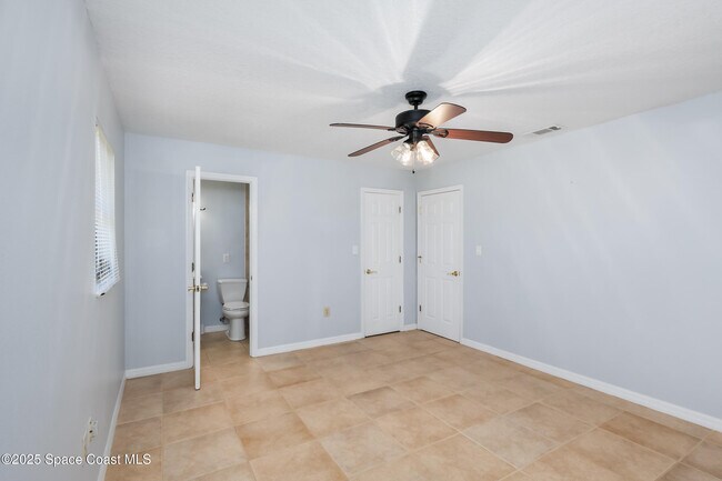 Building Photo - 460 Carissa Dr