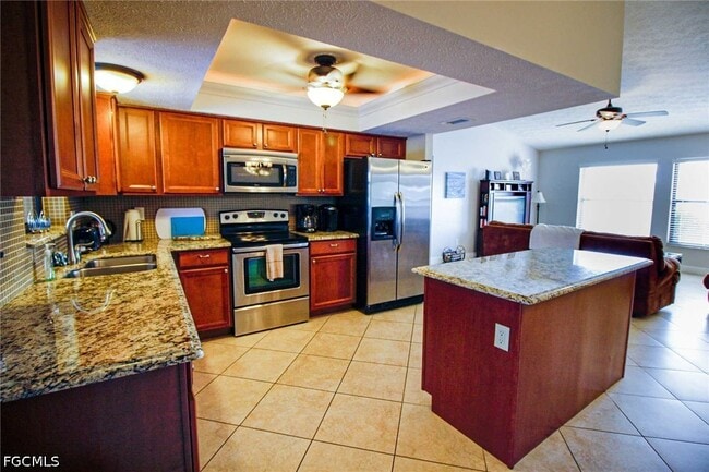 Building Photo - 1403 SW 40th Terrace