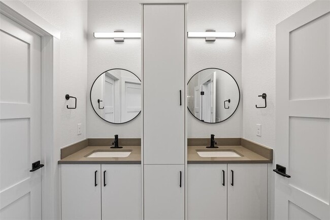 Building Photo - 11151 State Hwy 71