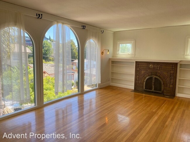 Building Photo - 3 br, 2 bath House - 4739 El Centro Ave