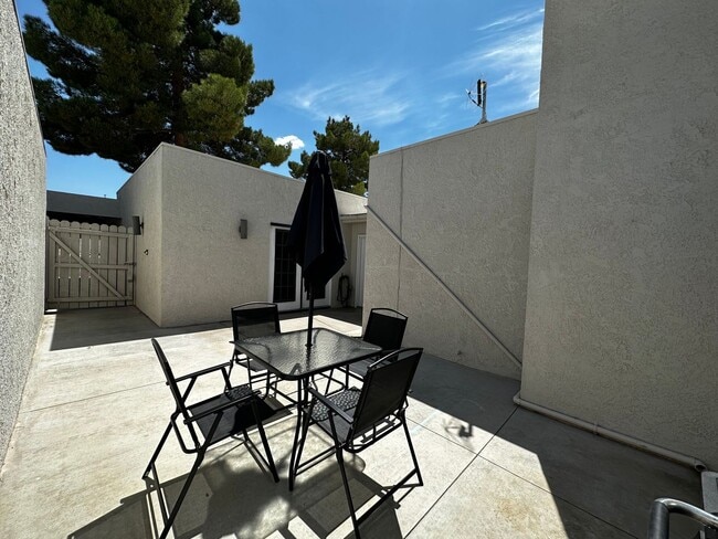 Building Photo - Furnished 3 Bedroom Condo across from Golf...