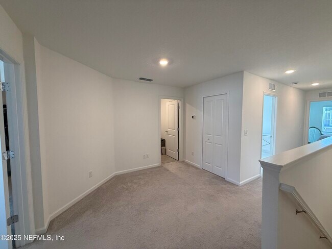 Building Photo - 72 Bramble Ct