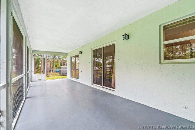 Building Photo - 15439 63rd Pl N