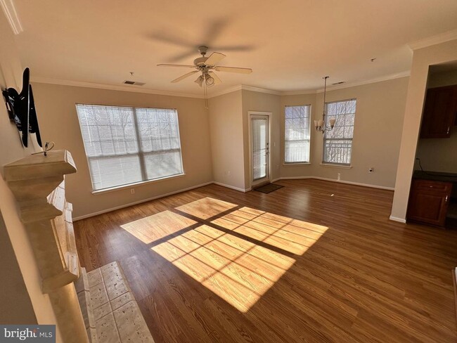 Building Photo - 12901 Centre Park Cir