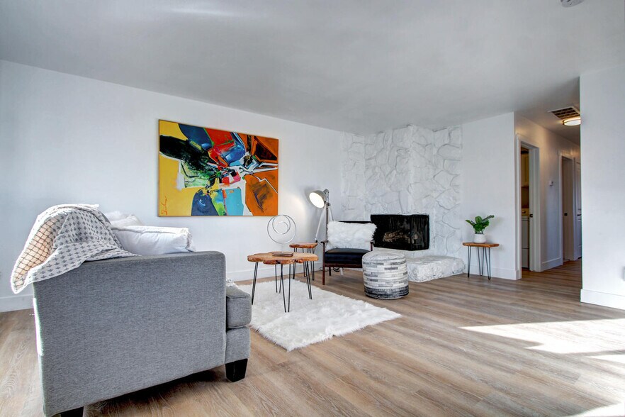 Building Photo - 6911 W 87th Way