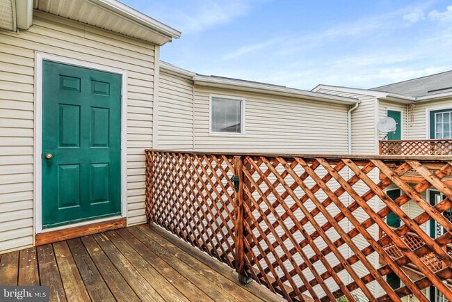 Building Photo - 145 Hailey Ln