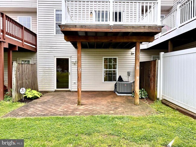 Building Photo - 2107 Mardic Dr