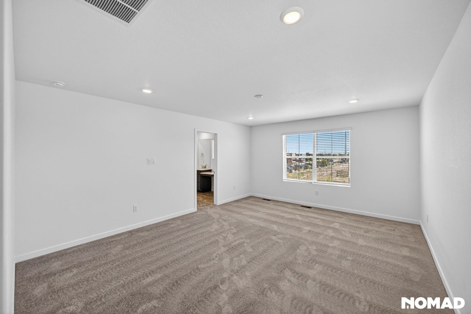 Building Photo - 4858 Astor Pl