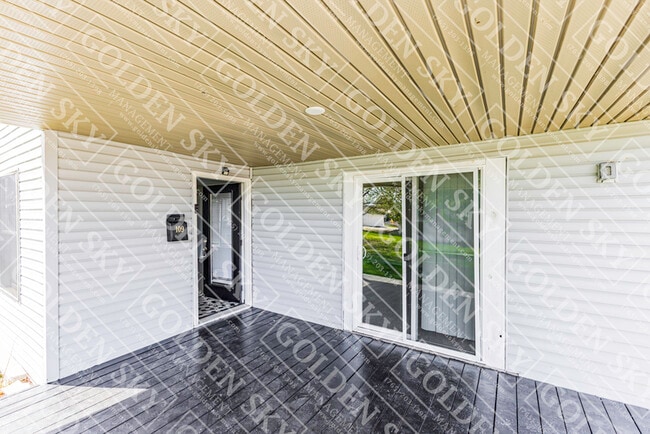 Building Photo - 109 Main St