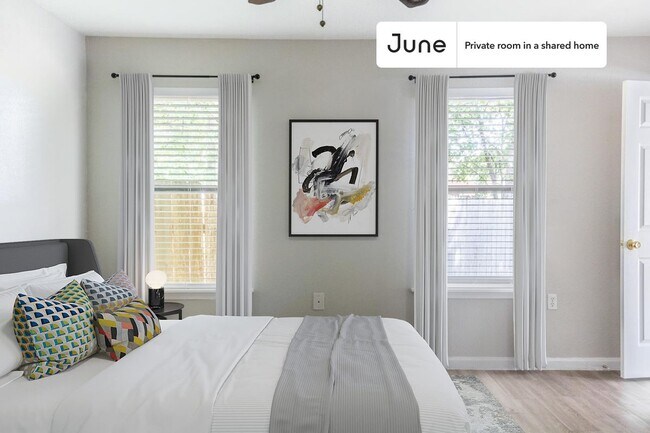 Building Photo - 5105 Spruce Cove