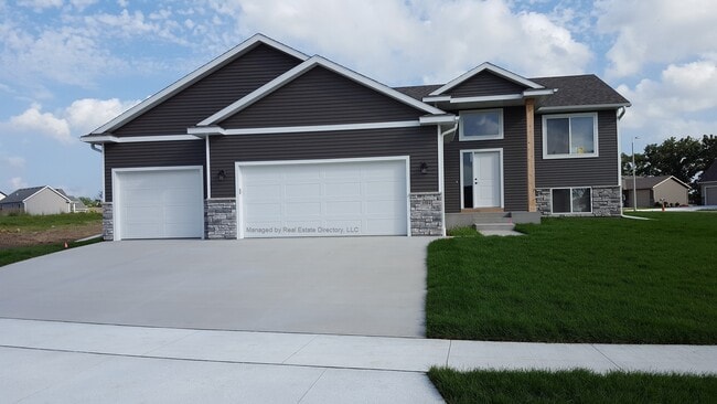 Primary Photo - 3984 Stone Point Dr NE