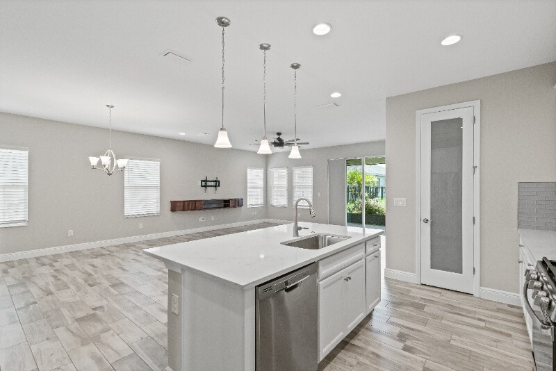 Building Photo - 5607 Limelight Dr
