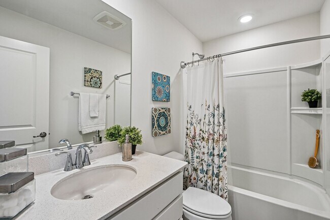 Building Photo - 1611 Bentz Way