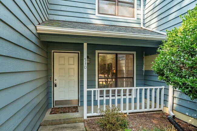 Building Photo - 3-Bedroom Townhouse in the Heart of Cary