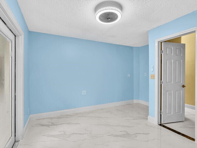 Building Photo - 12549 Woodmill Dr
