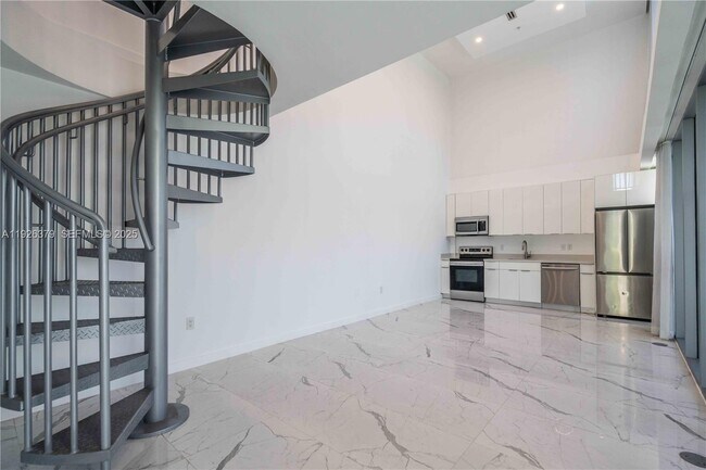 Building Photo - 8425 Crespi Blvd