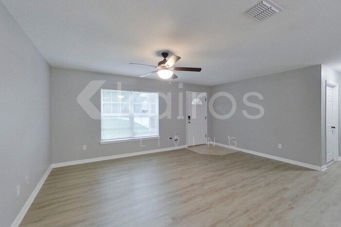 Building Photo - 13719 SW 89 Cir