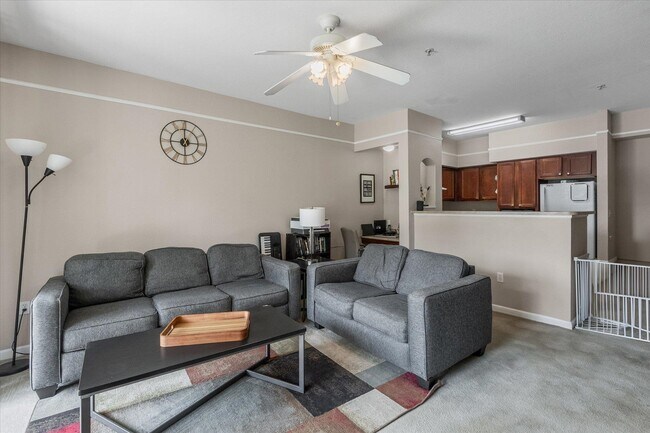 Building Photo - 2801 Chancellorsville Dr