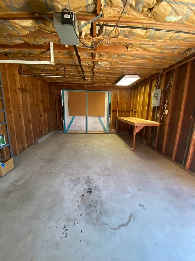 Building Photo - 338 Henrietta Ave