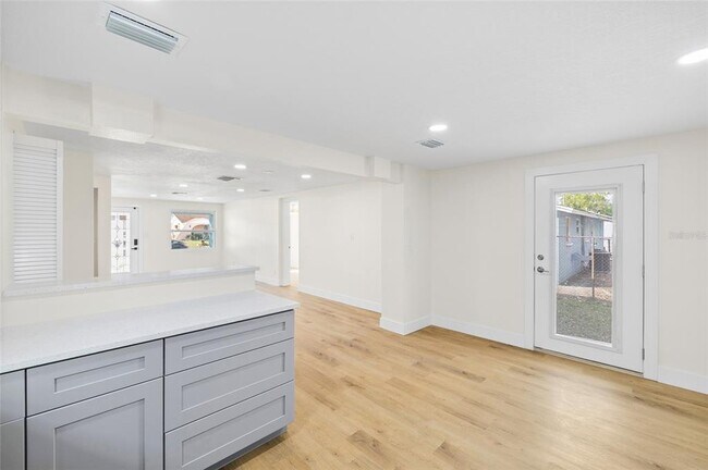 Building Photo - 4403 N 48th St