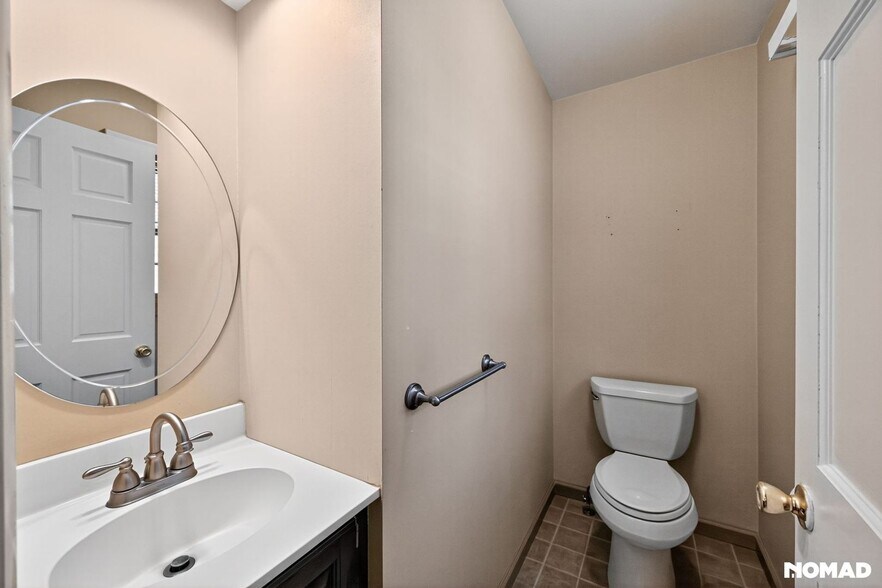 Building Photo - 25 Locust Cir