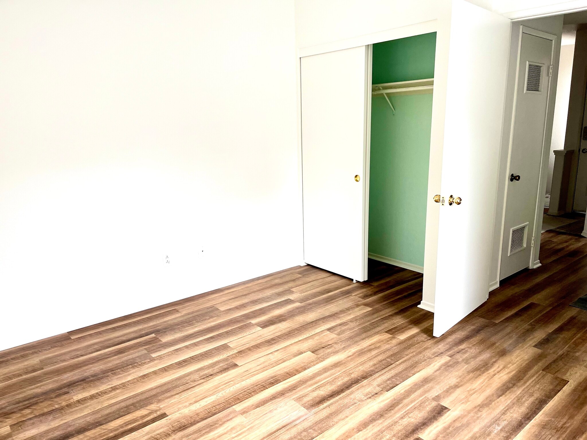 2nd bedroom - 415 Stoney Point Way