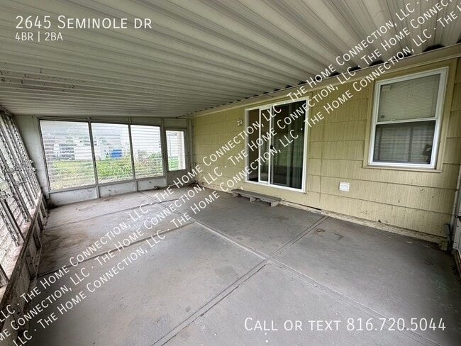 Building Photo - 2645 Seminole Dr