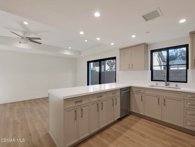 Building Photo - 3190 Los Robles Rd