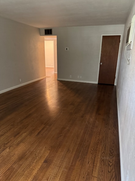 Building Photo - 426 Cowell Ave