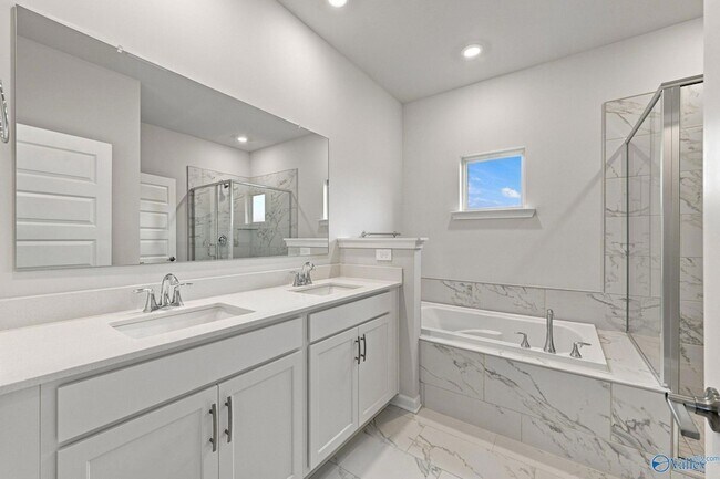Building Photo - 7211 Holly Creek Dr SE