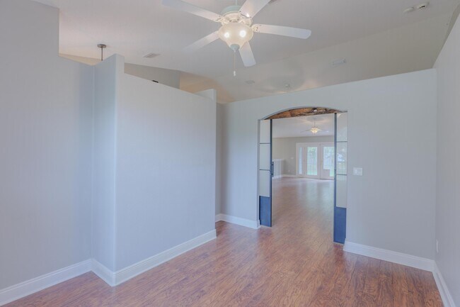 Building Photo - 7303 Frankfort St