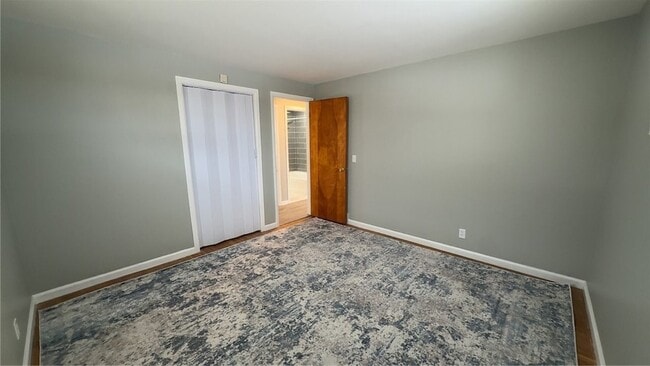 Building Photo - 198 Skycrest Dr