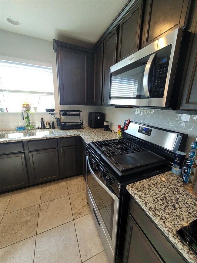 Building Photo - 127 Frasier Dr