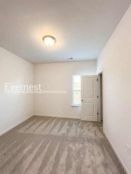 Building Photo - 725 N McFarland St