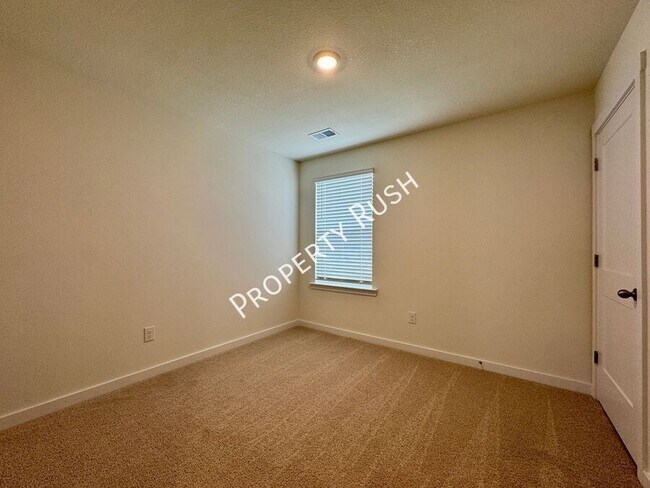 Building Photo - 7535 Bendire Lp