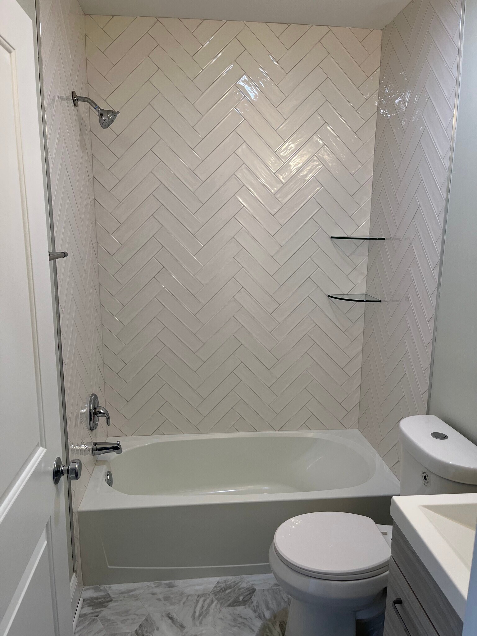Unit 2 - 6034 Walton Ave