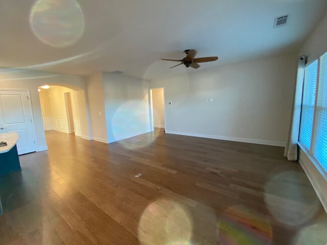 Building Photo - 1060 Crooked Creek Rd