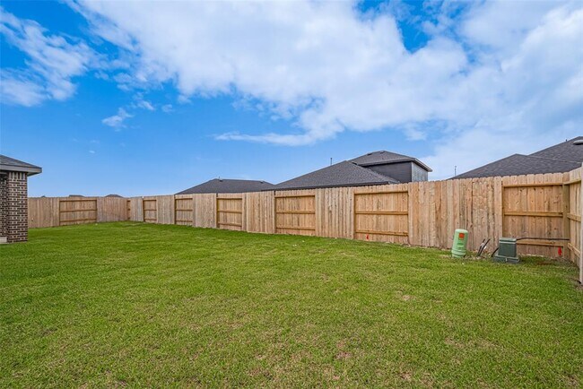 Building Photo - 27306 Sunterra Village Dr