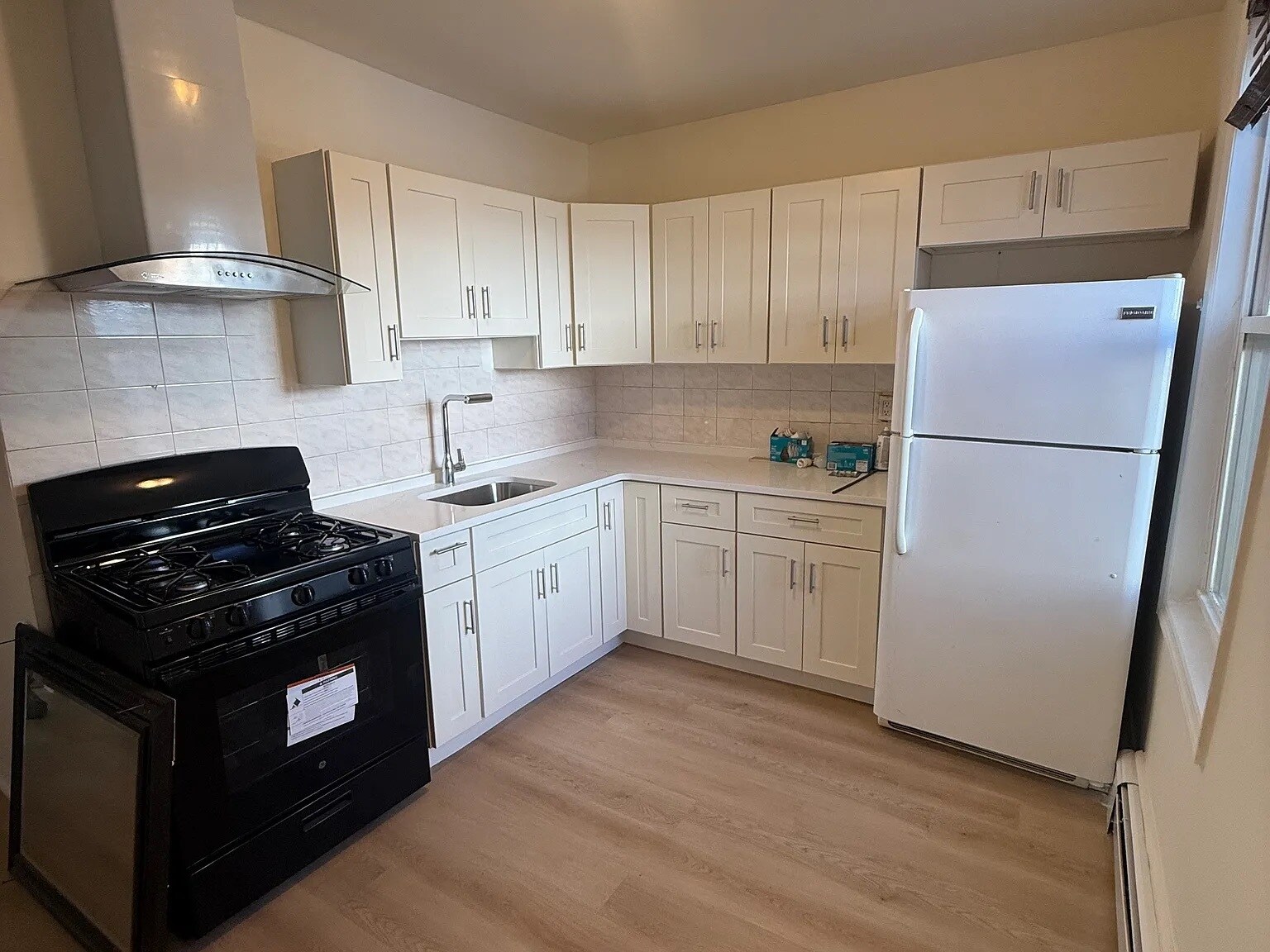 Building Photo - 818 Communipaw Ave