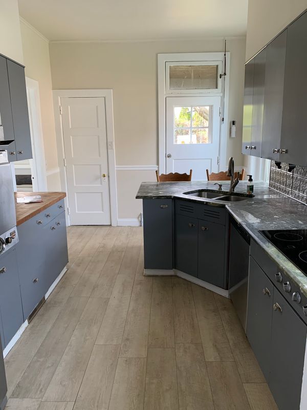 Building Photo - 517 Seneca St