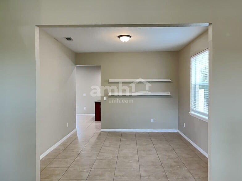 Building Photo - 5654 Aaron Ct