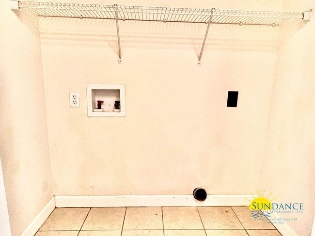 Building Photo - Great 3 Bedroom Townhouse in Fort Walton!