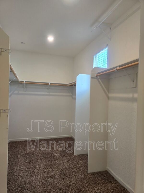 Building Photo - 3217 Sunny Gate Ln