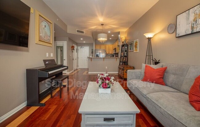 Building Photo - 450 J St