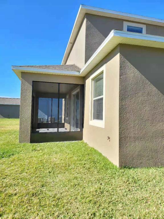 Building Photo - 15030 Evergreen Oak Loop