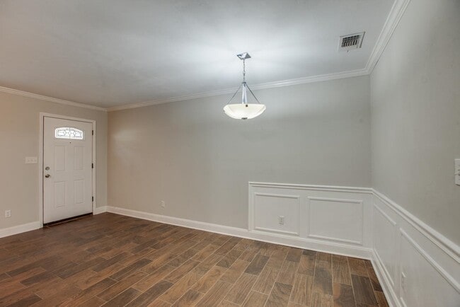 Building Photo - 2135 Victory Garden Ln