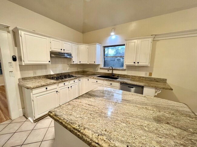 Building Photo - 13310 Misty Mill Dr