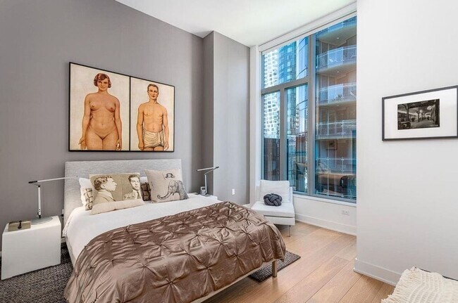 Building Photo - Fantastic Penthouse w/ Balcony and one car valet - 1BR/1 Office/1.5BA - Lumina / SOMA