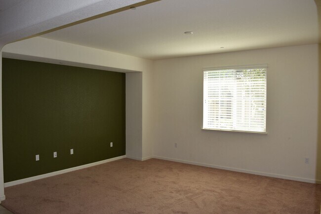 Building Photo - Spacious Home In Mountain House