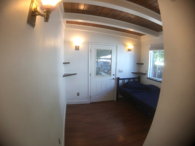 Building Photo - 1015 Beamer St